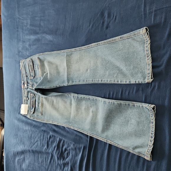 IMPERIAL COURT CANADA RELAXEDWASHED JEAN. SIZE 9/10 - Picture 1 of 8